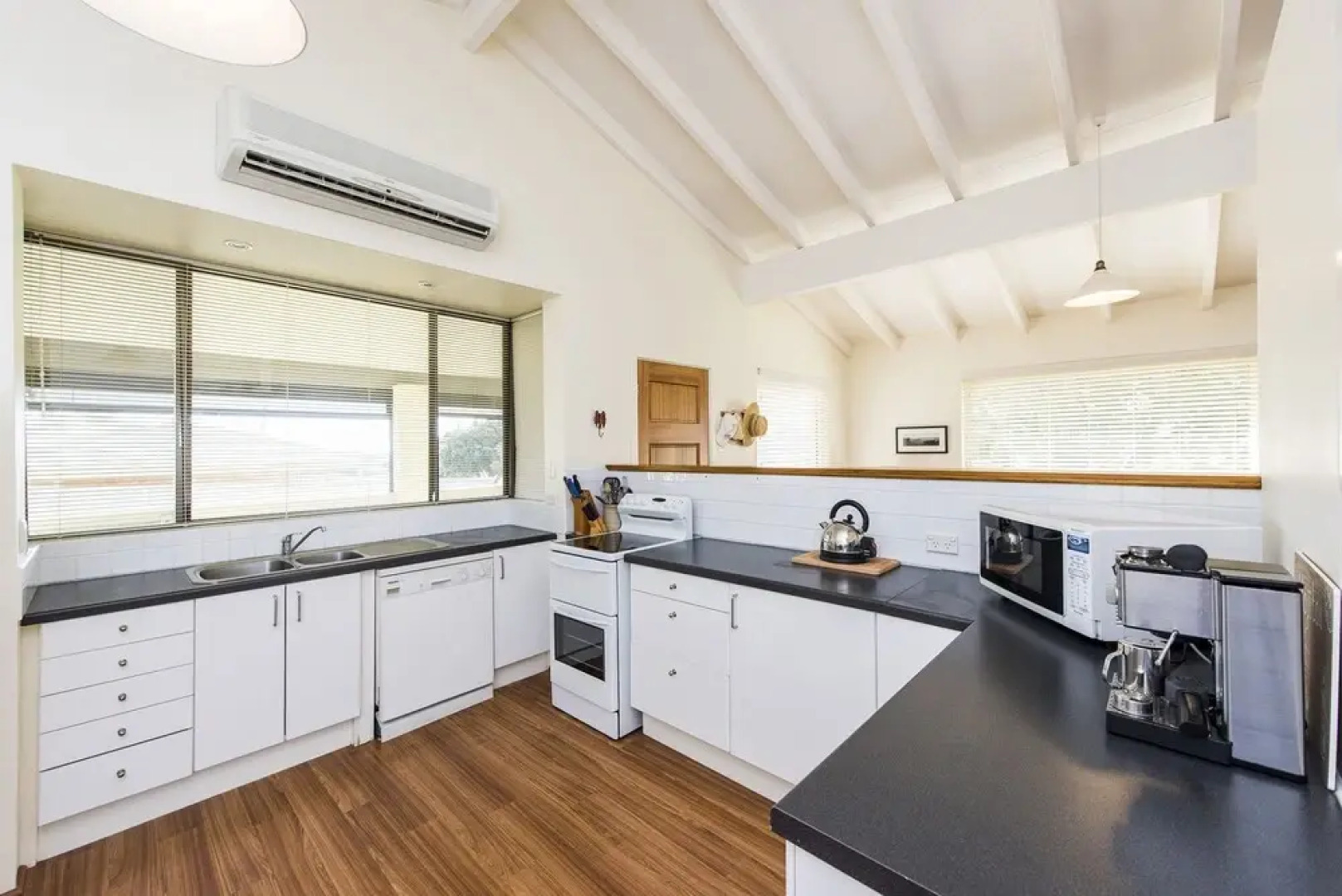 Sheoak on Wedge - Well Appointed Property Close To Beach