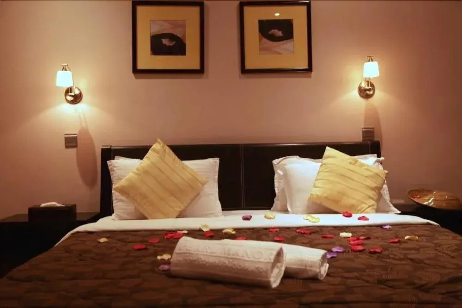 Pearl Manor Luxury Suites