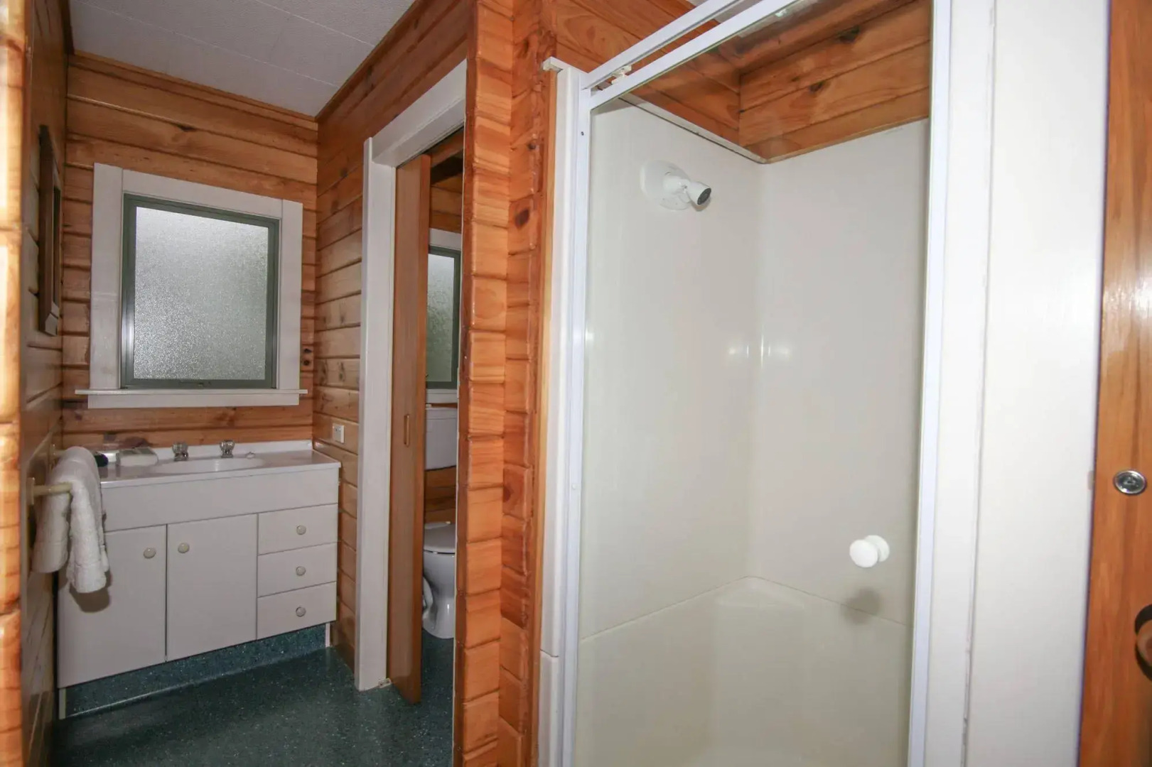 Amber Kiwi Holiday Park & Motel