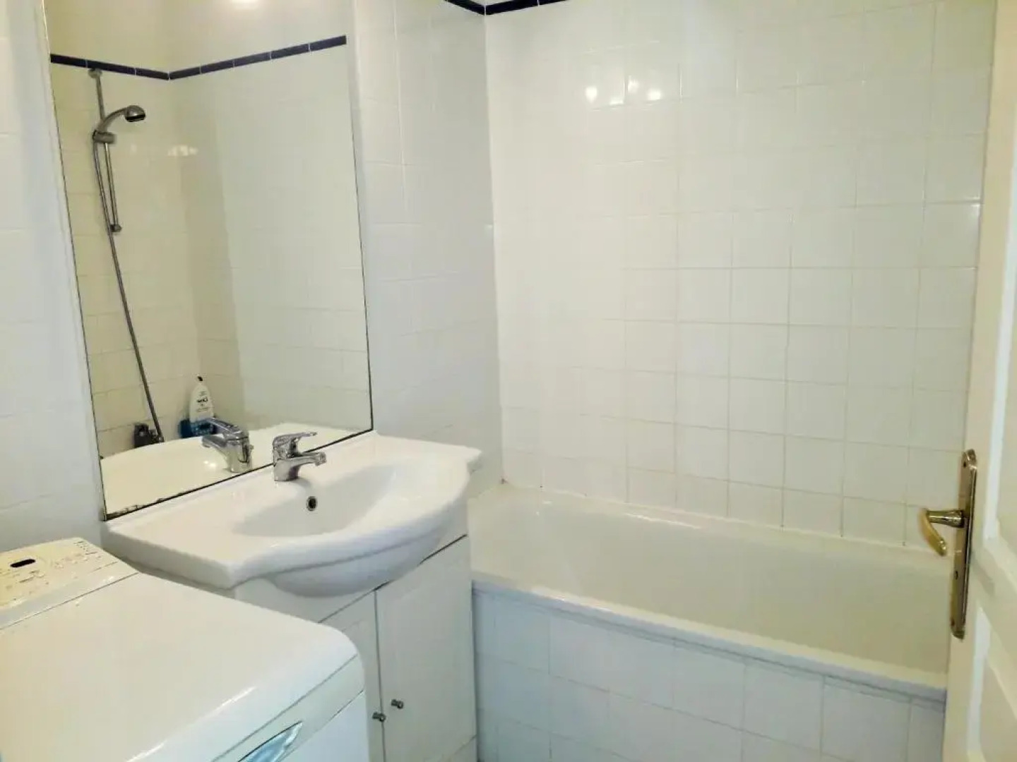 2 pieces terrasse parking au calme PHEOBUS