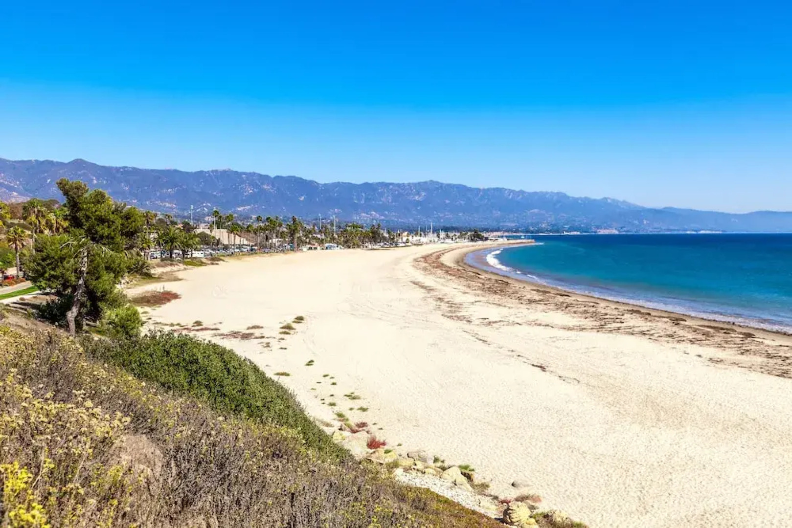 Sunny Hotel Room Corner Unit 1 Bedroom 1 Bathroom Hotel Room