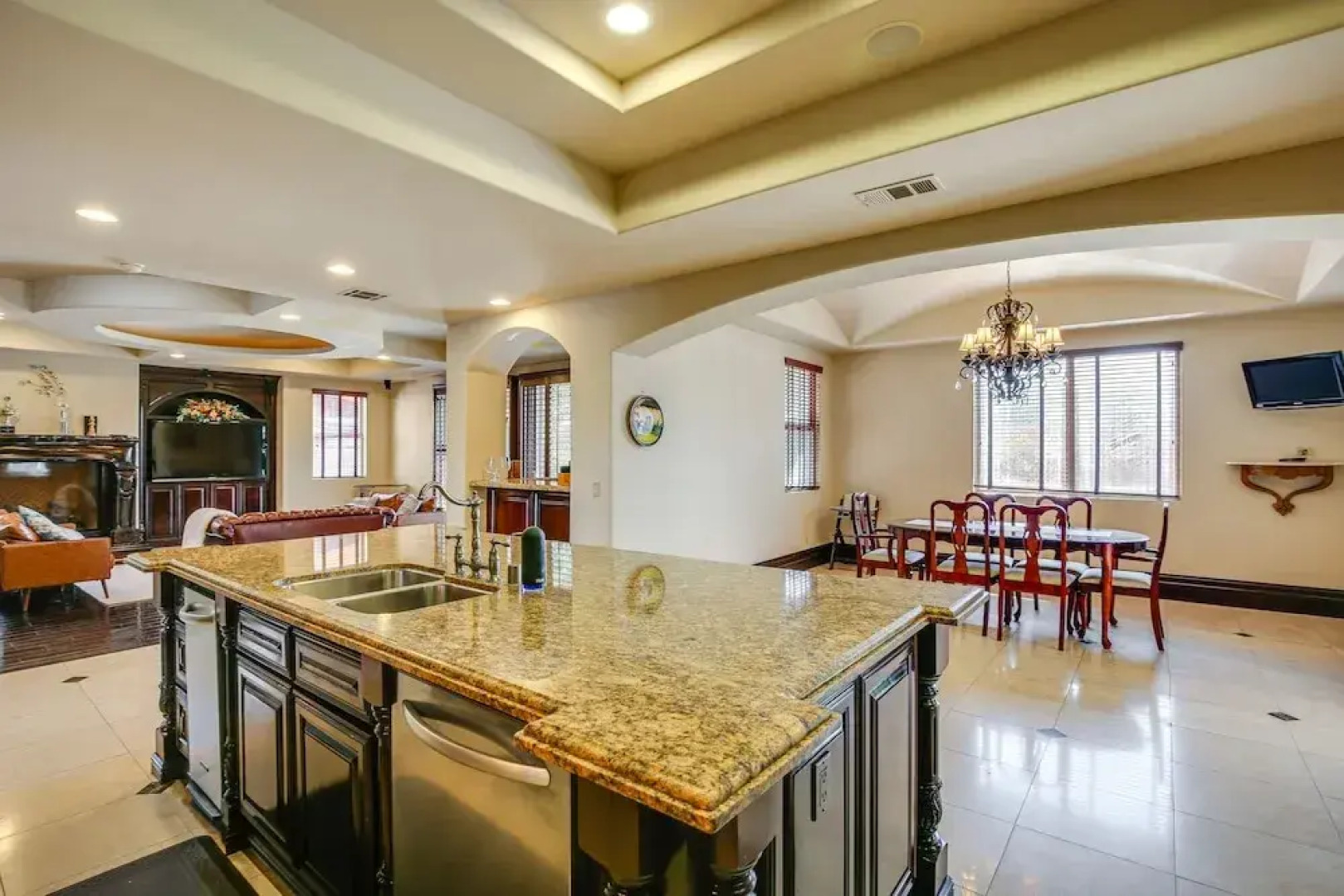 Spacious Fullerton Villa w/ Private Pool & Hot Tub