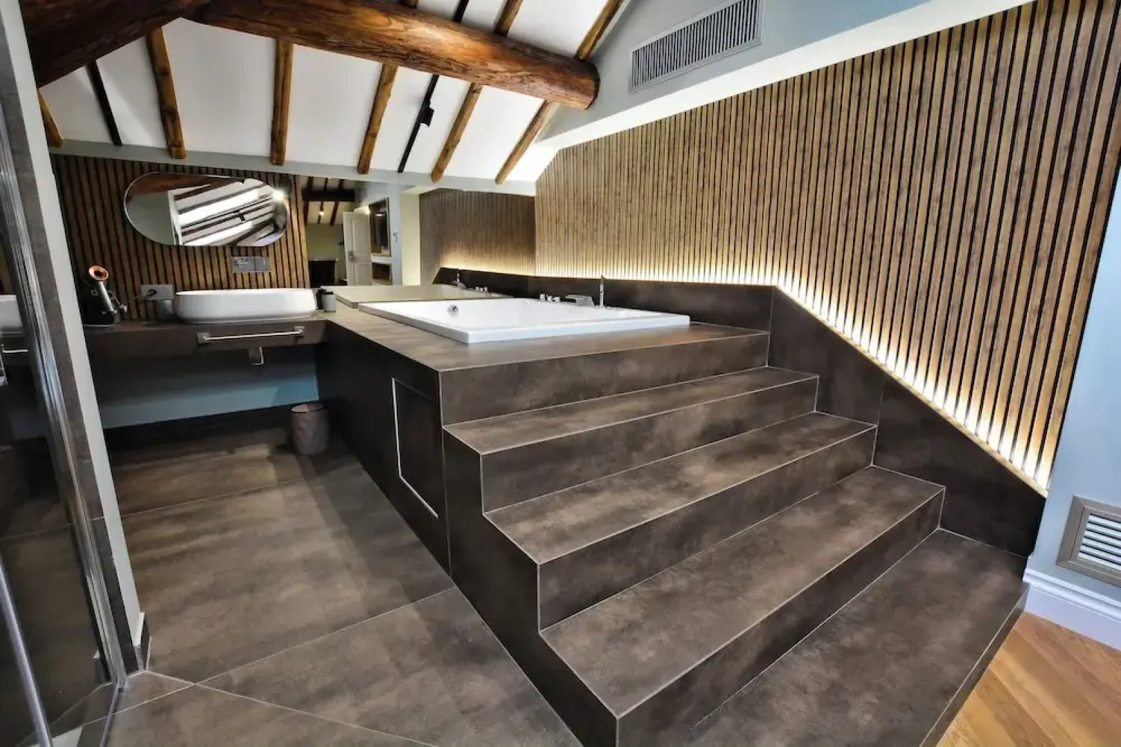 Corte Sospesa Guest House & Spa