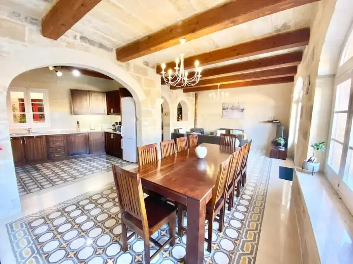 Villa Rossa Gozo - 5 bedroom ensuite with pool & jacuzzi