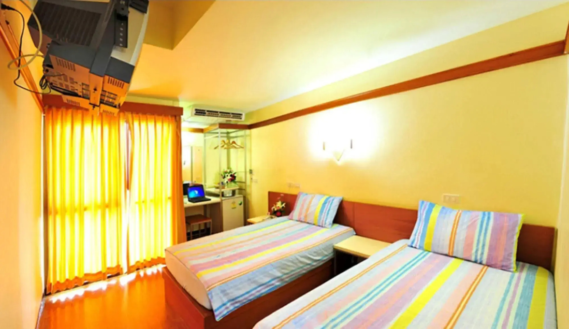 Mad Monkey Bangkok Hostel - Adults Only