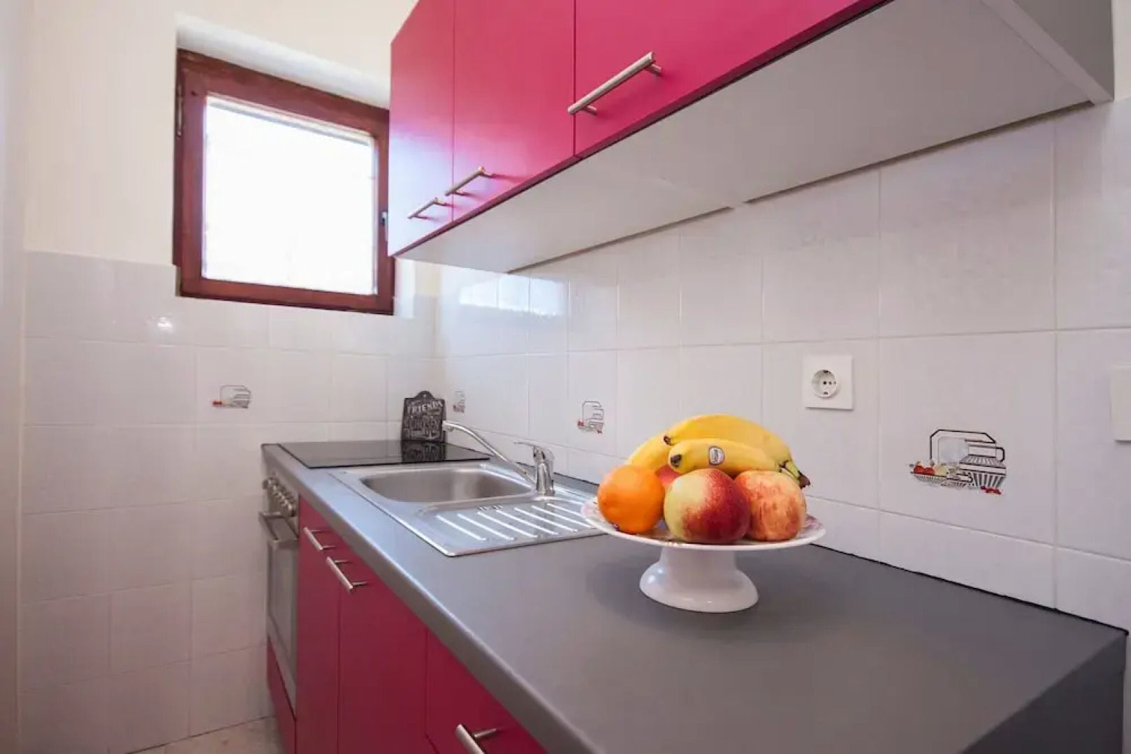 Apartments & Rooms Mikelin