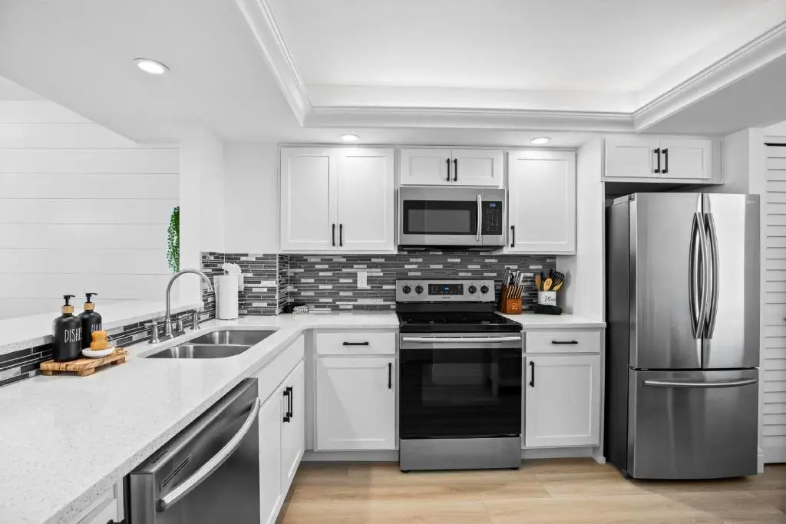 La Bella Vita on Marco - South Seas Tower 3, 1802