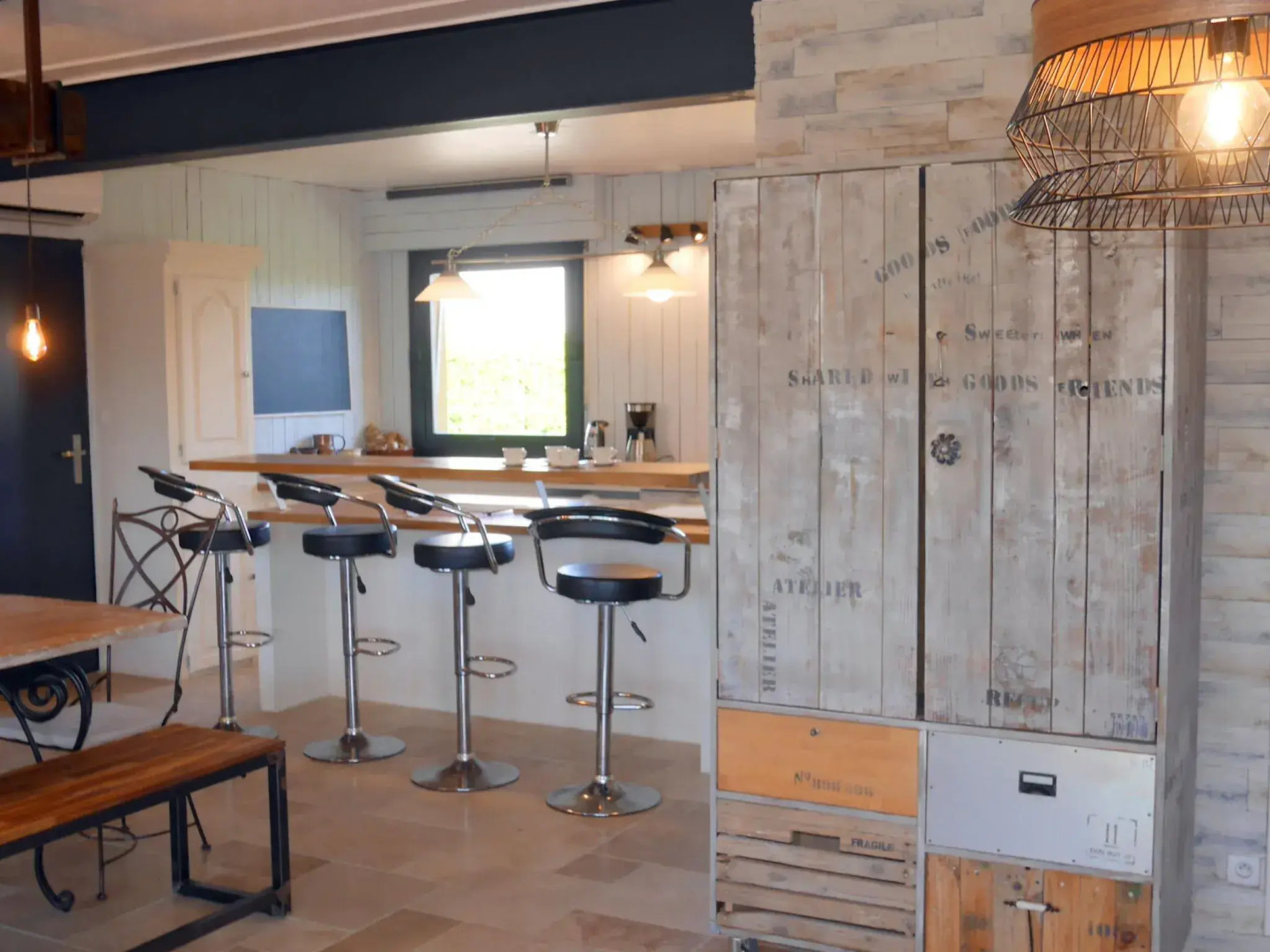 Holiday Home With Jacuzzi, Guisseny