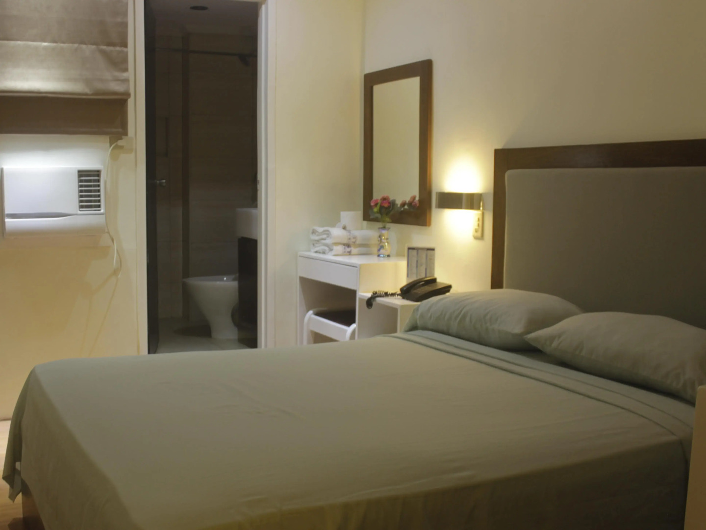 Ridgecrest Gardens Hotel