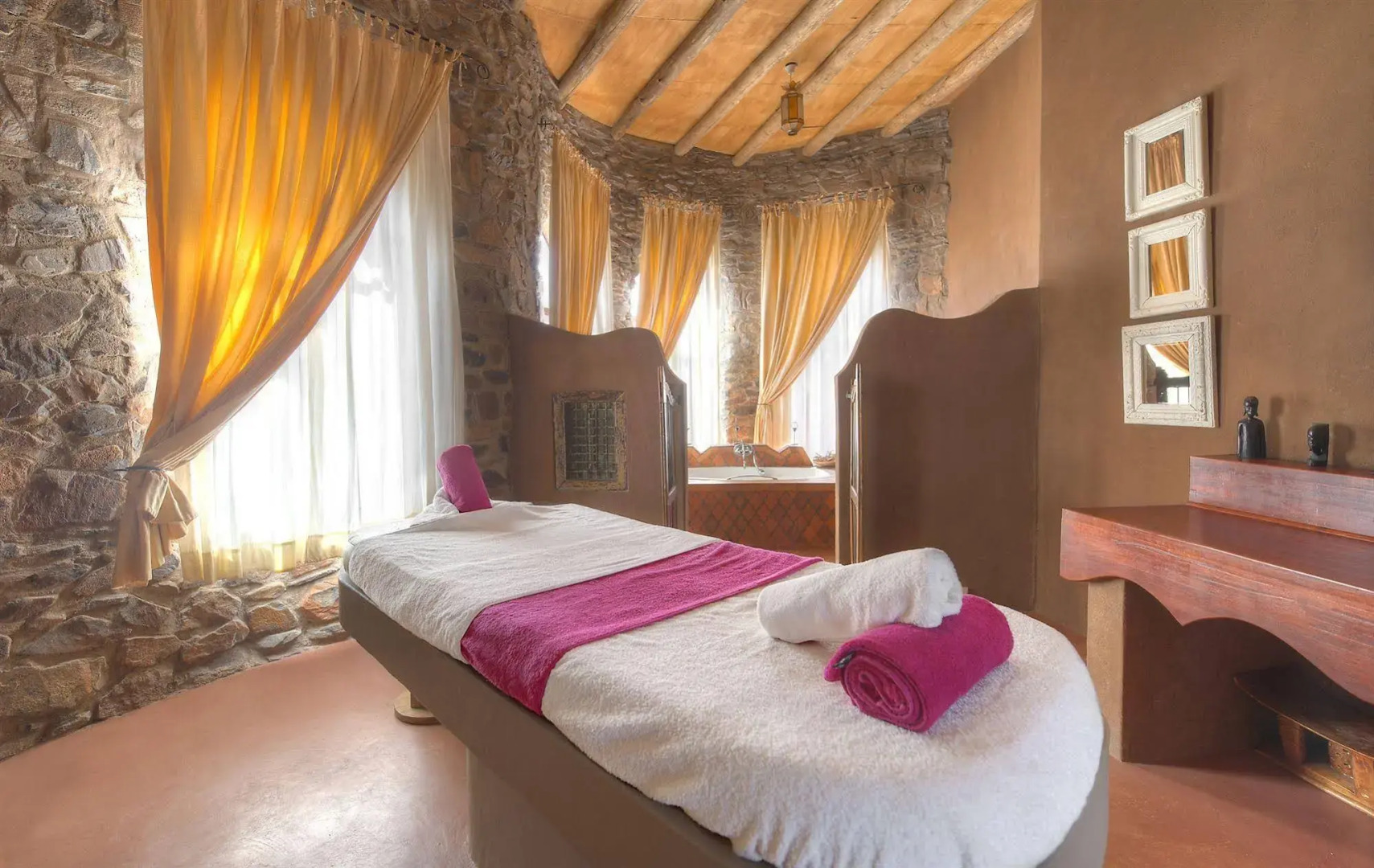 Le Mirage Resort and Spa