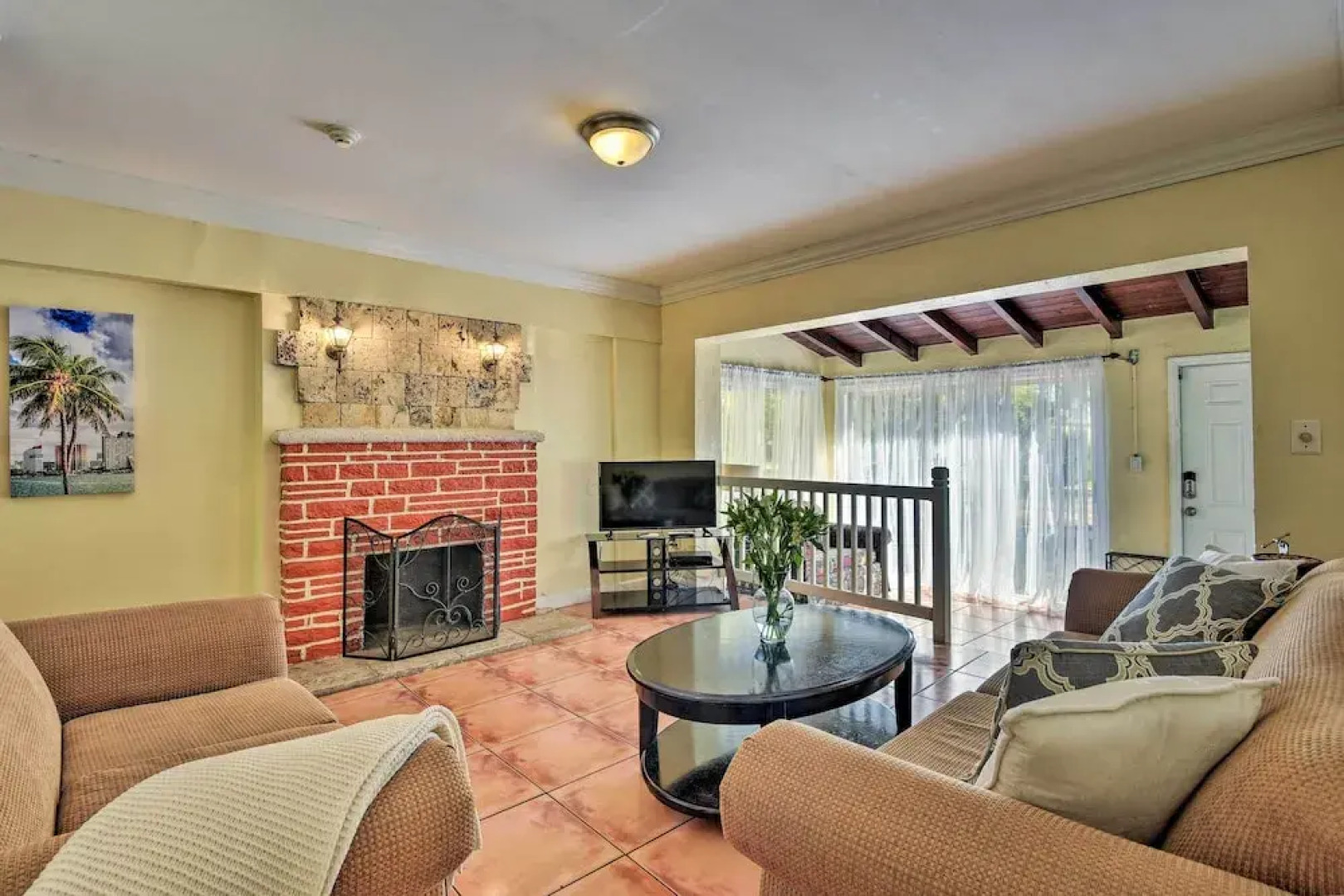 Quaint Central Miami Bungalow: 10 Mi to Mid-beach!