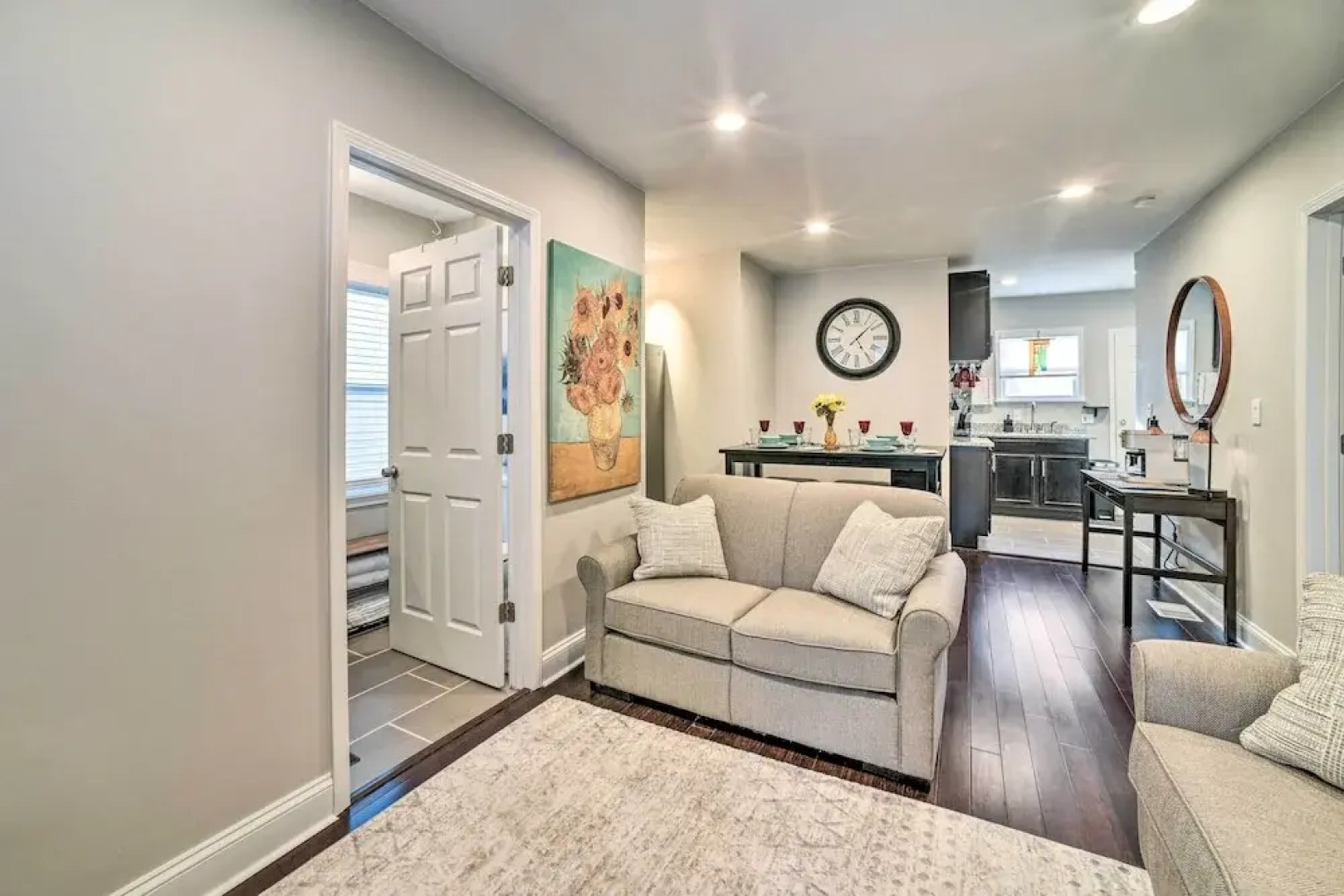 Lovely Dearborn Home w/ Gas Grill & Backyard!