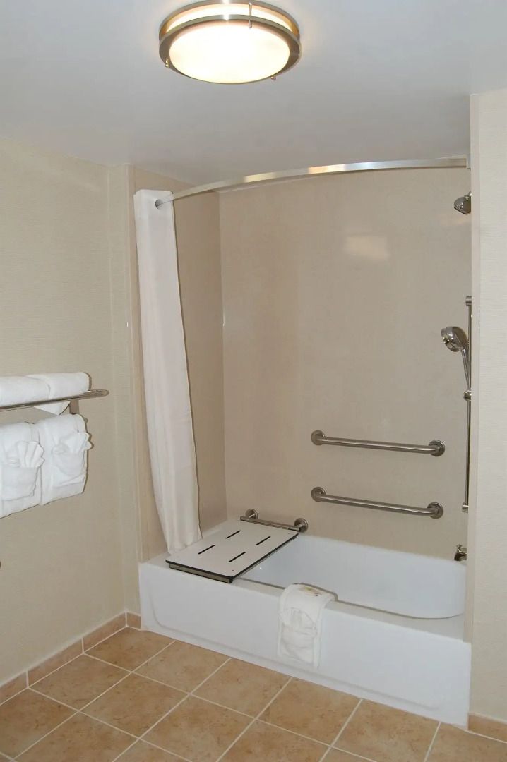 Comfort Inn & Suites Lexington Park near Pax River