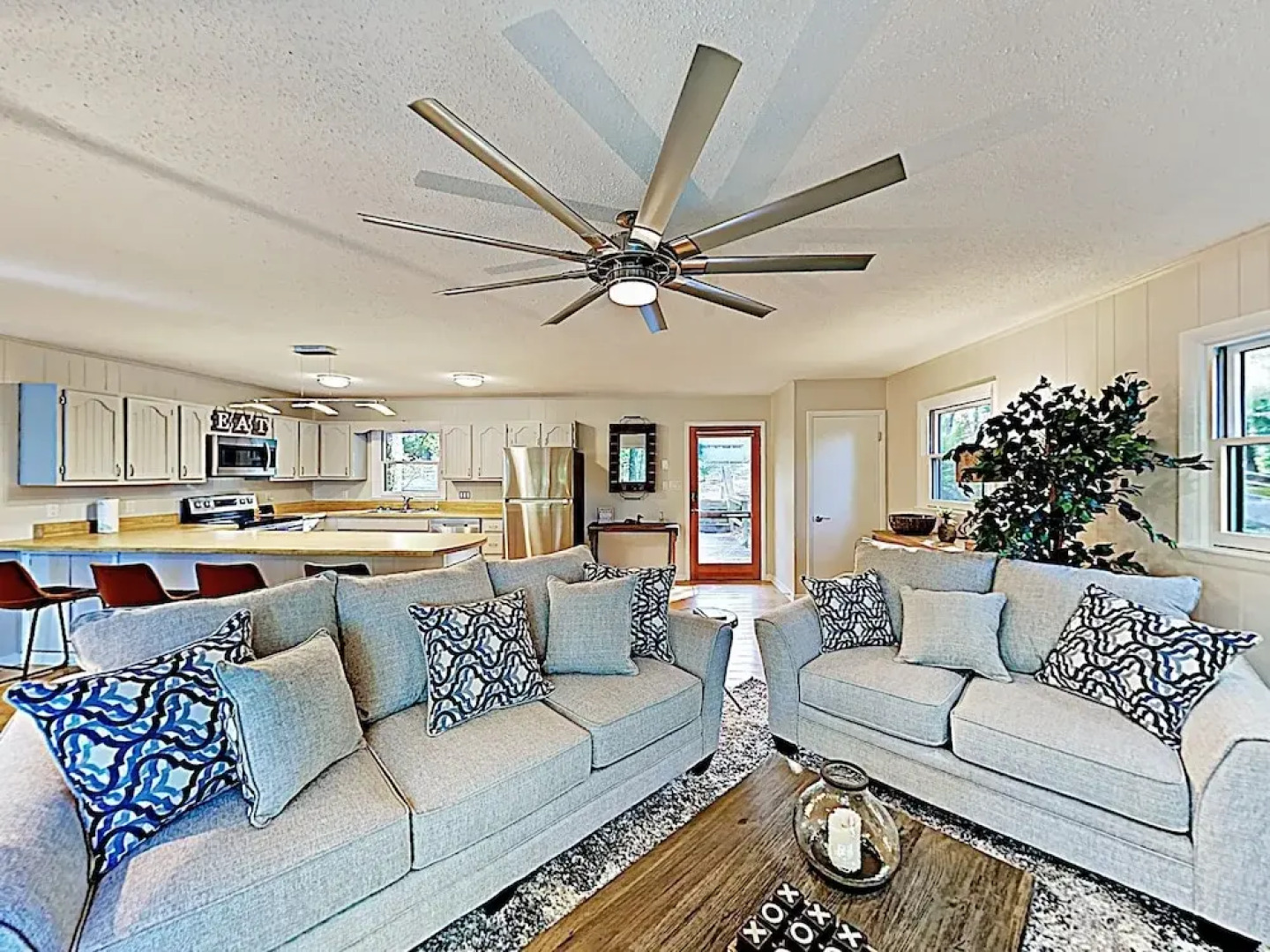 New Listing! The Chocolate W/ Kayaks 2 Bedroom Home