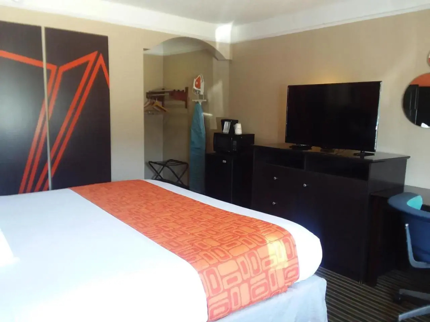 Howard Johnson Express Inn - Lake Charles