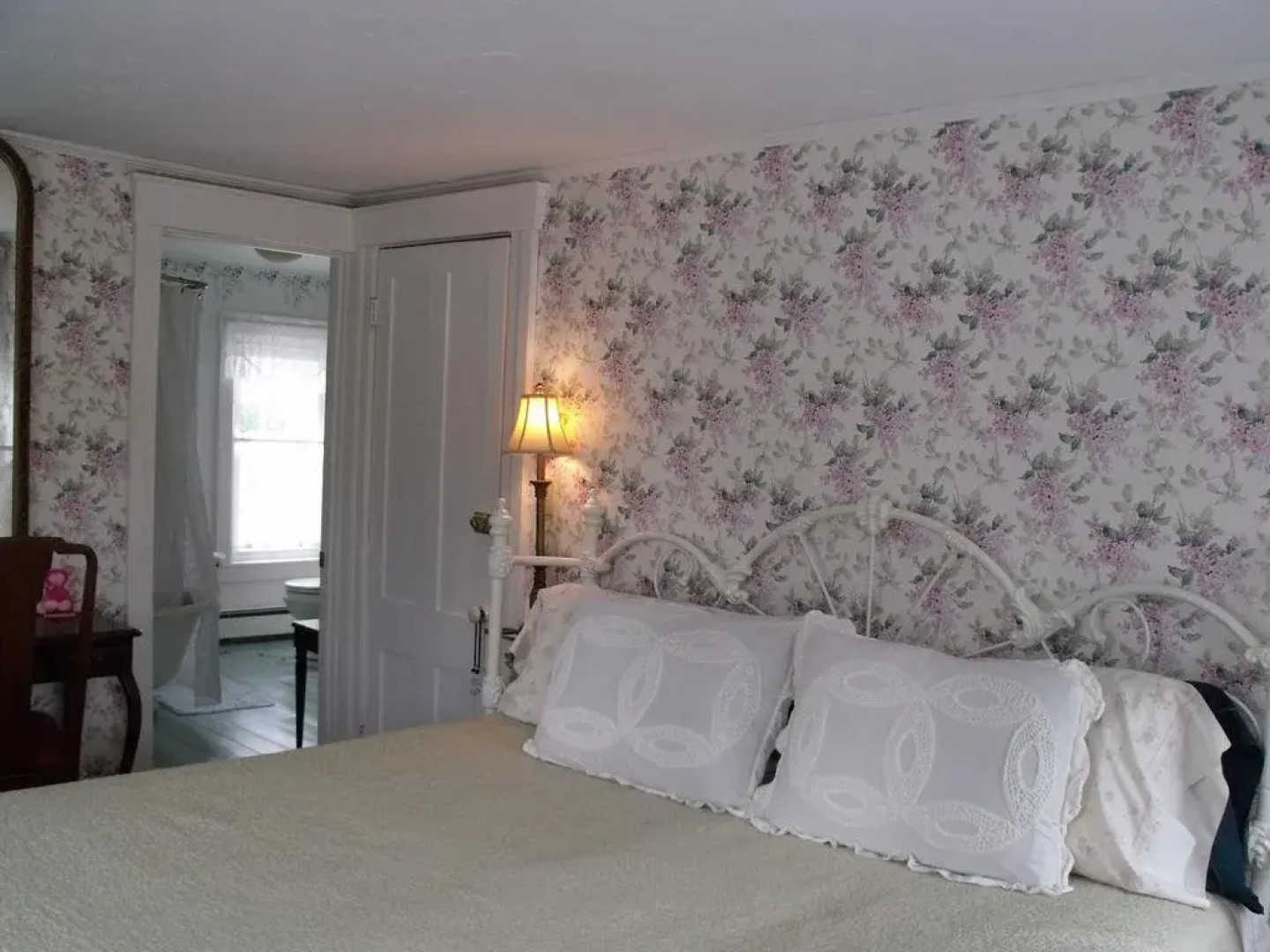 A White Swan Bed and Breakfast