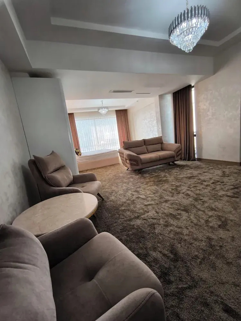 Отель Saroy Gardens