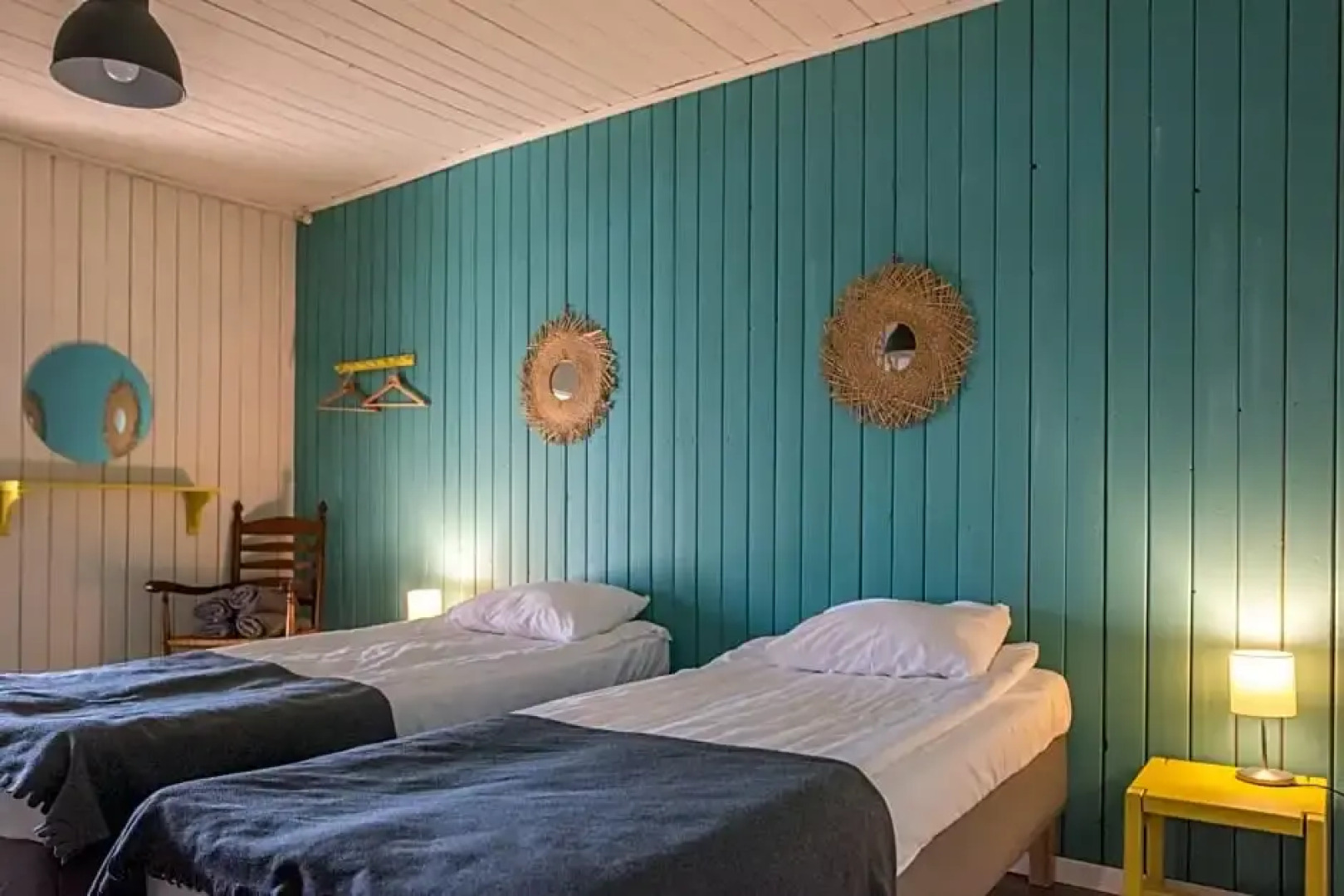 Saarj¿e puhkemaja tuba koos hommikus¿¿giga