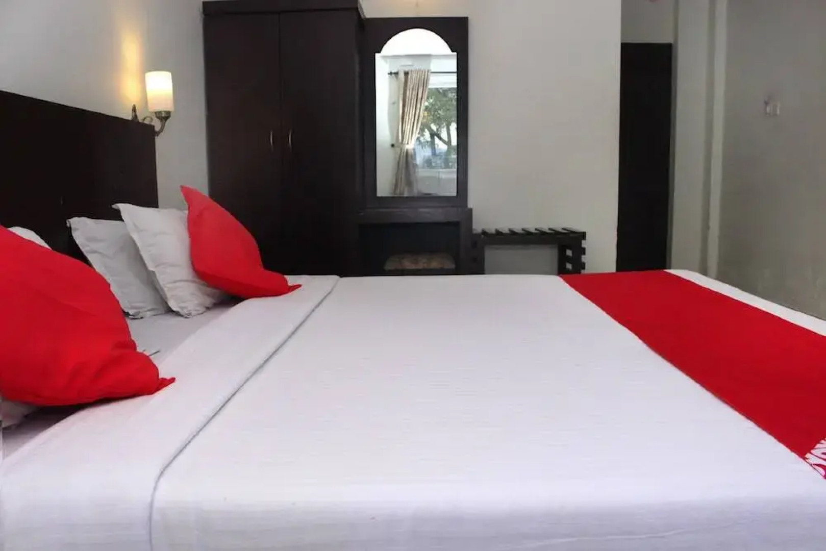 Kallarackal Residency by OYO Rooms