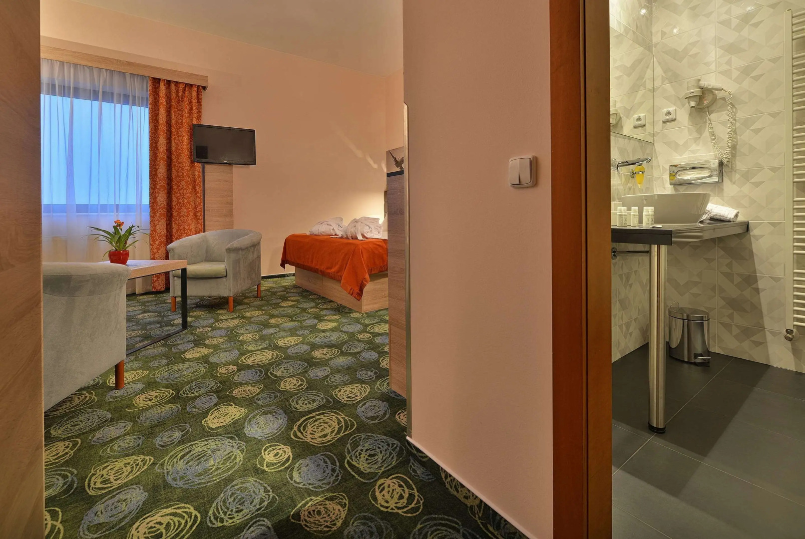 Ramada by Wyndham Airport Prague