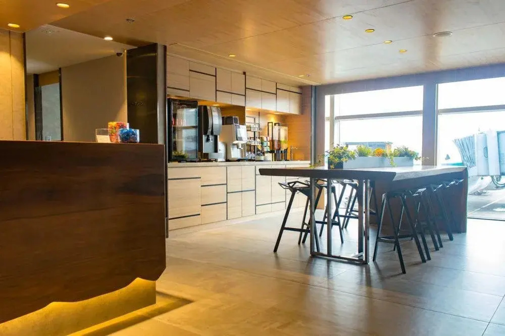 Transit Resting Lounge by Aerotel (within restricted area)