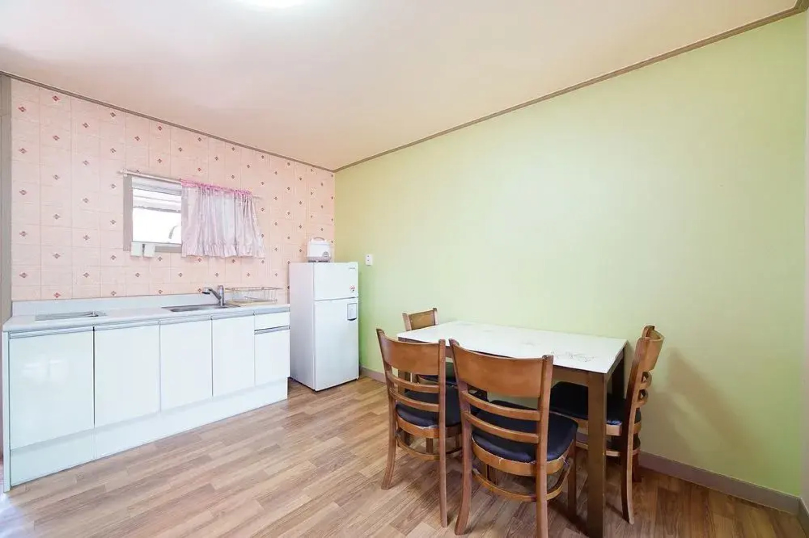 Hwaseong (Jebudo) Dongmisan Pension