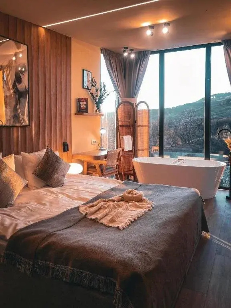 . Moon VALLEY Casute tip camping