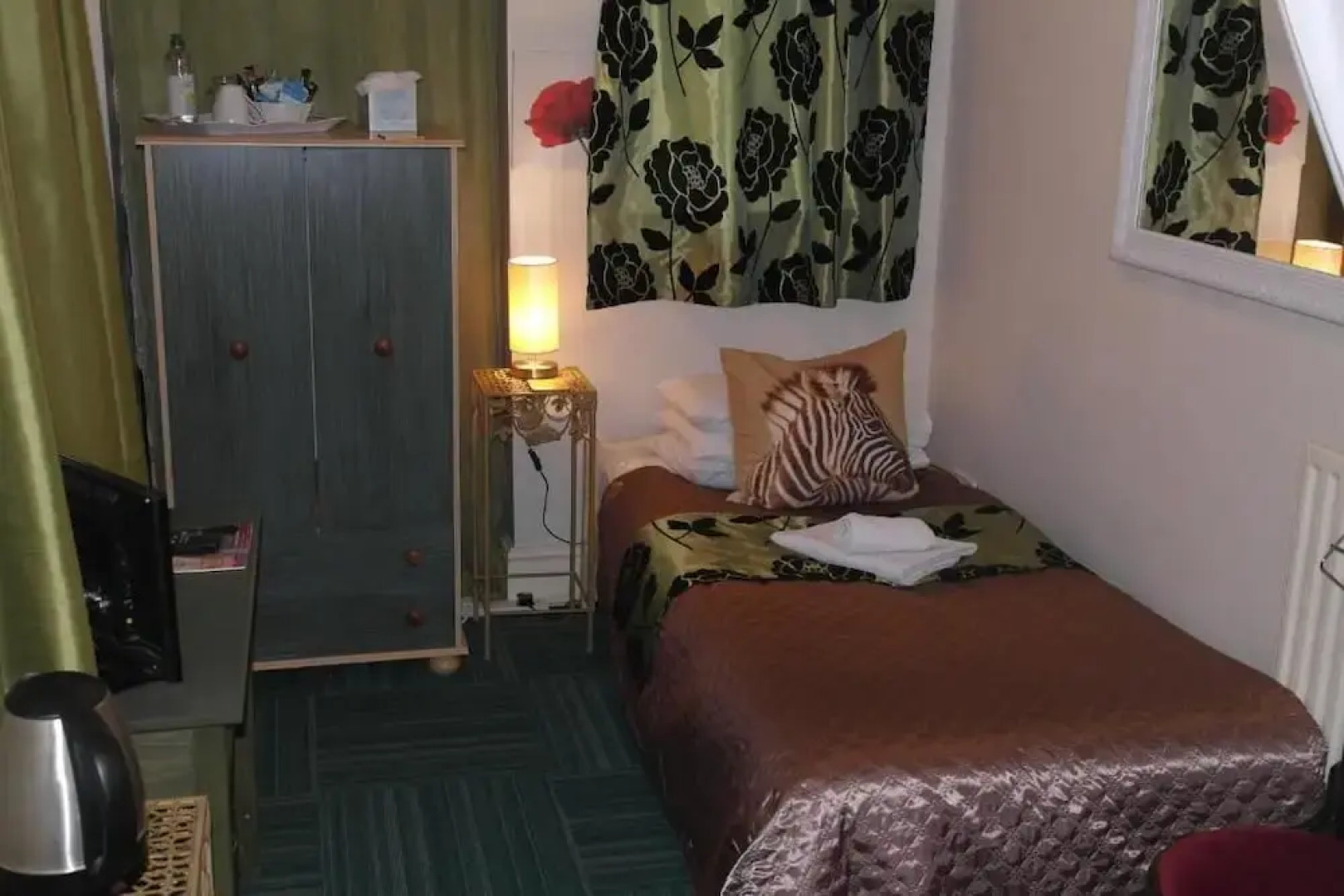 Crown Lodge Bed & Breakfast