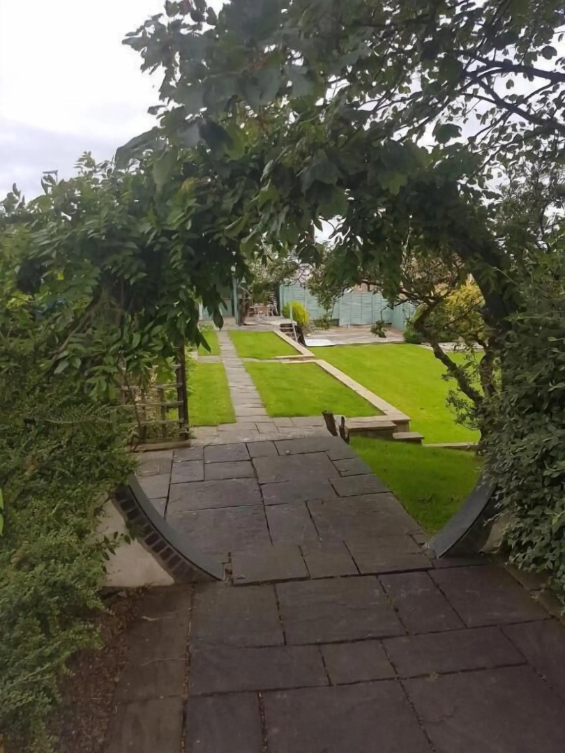 The Glenerne Guest House