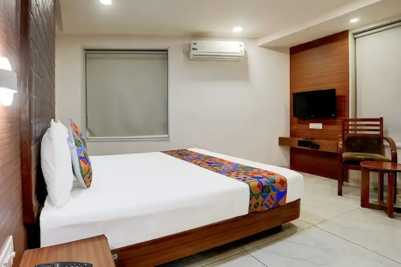 Hotel Simran Raghuveer Para by OYO Rooms