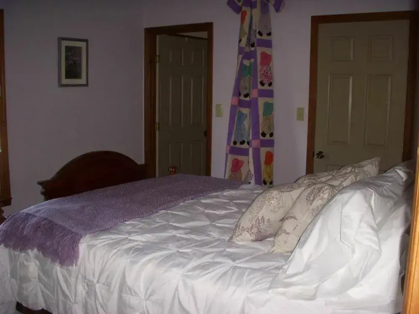 |Halcomb's Knob B and B