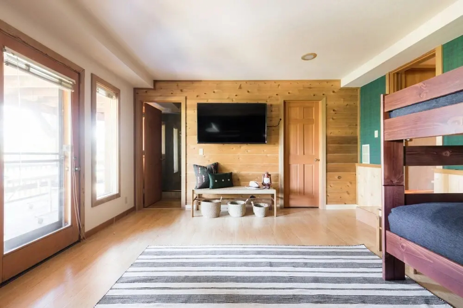 Wildwood by Avantstay Seclusion In The Woods w/ 3 Decks! 15mins From Nrthstar!