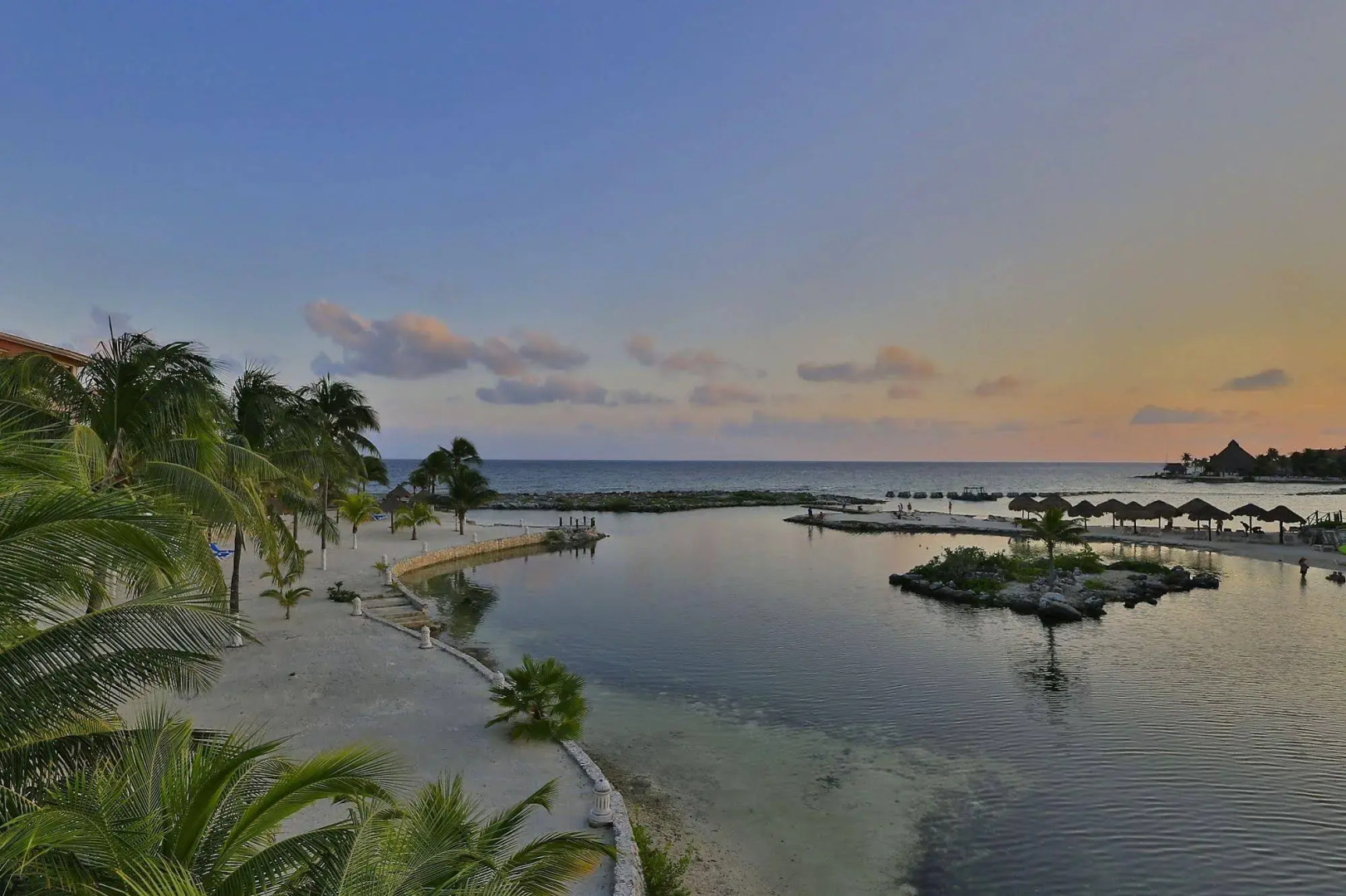 Coral Maya Stay Suites