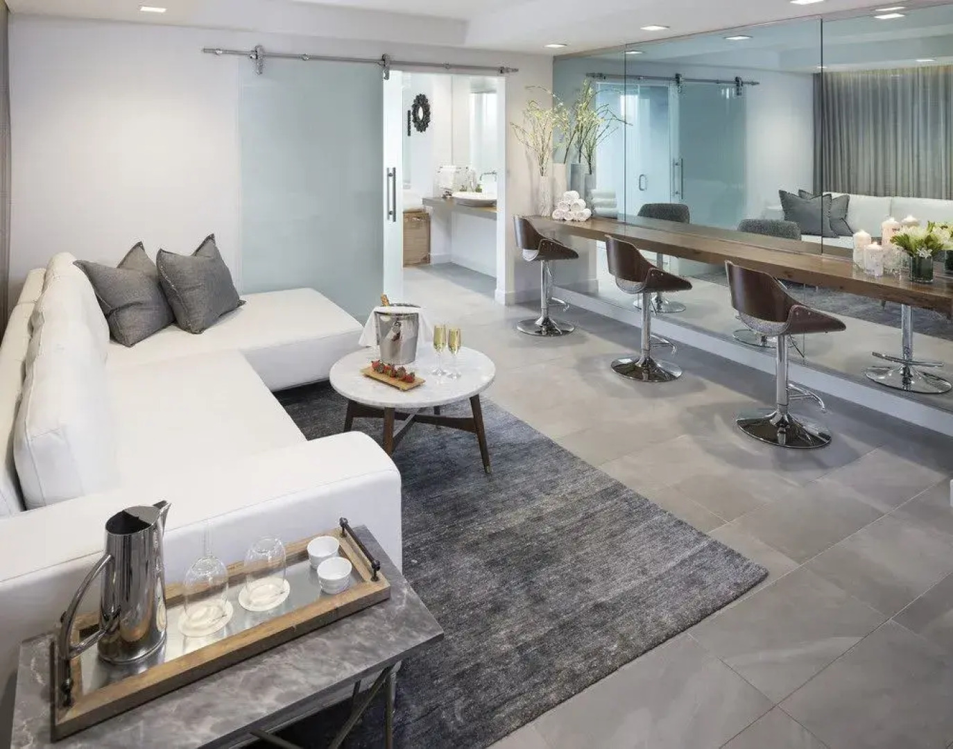 Le Méridien Columbus, The Joseph