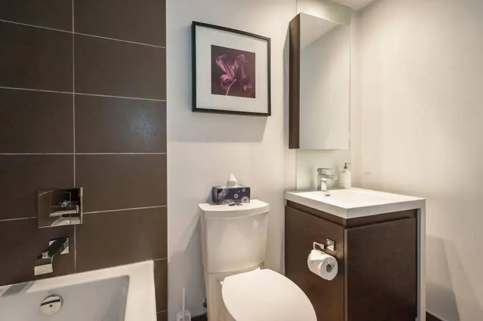 Life Suites - King West Loft