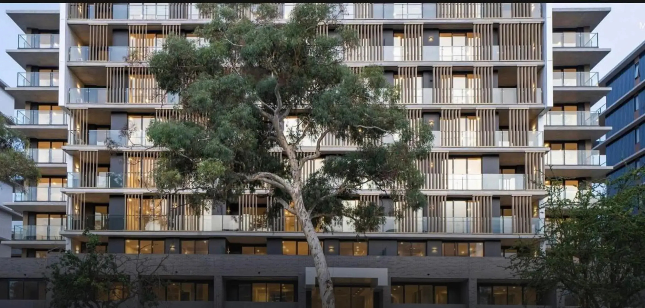 The Hamptons - Lux 2 Bed 2 Bath, Pool - Central Location