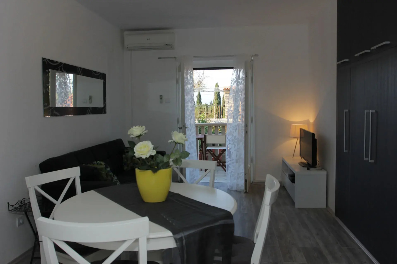 Holiday house Silvia - open pool: Supetar, Island Brac