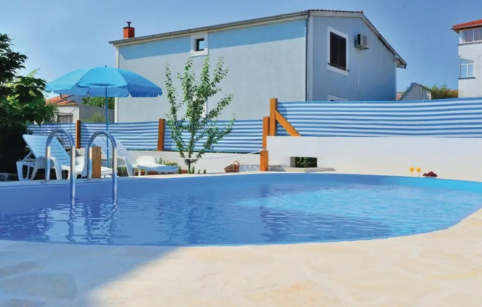 Stunning Home in Pakostane With 4 Bedrooms, Outdoor Swimming Pool and Wifi