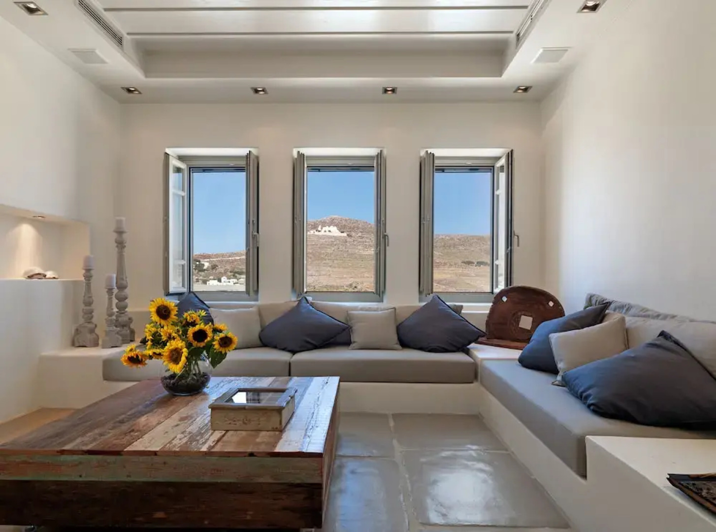 Themonies Luxury Suites