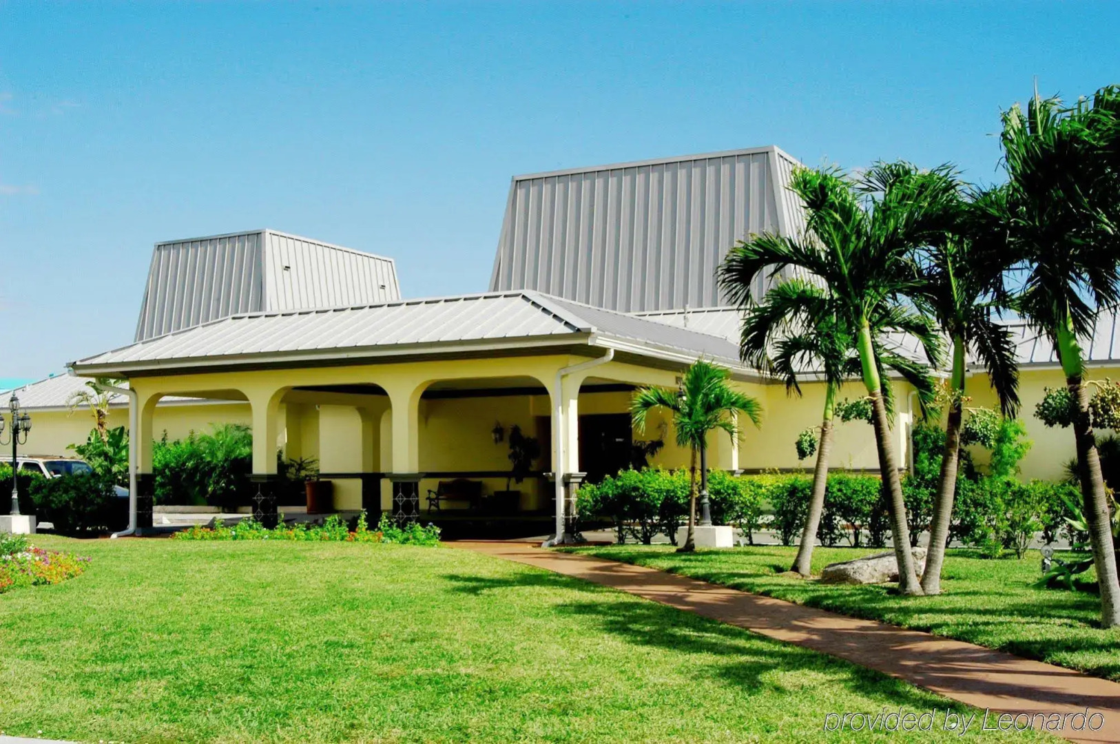 Royal Islander Hotel