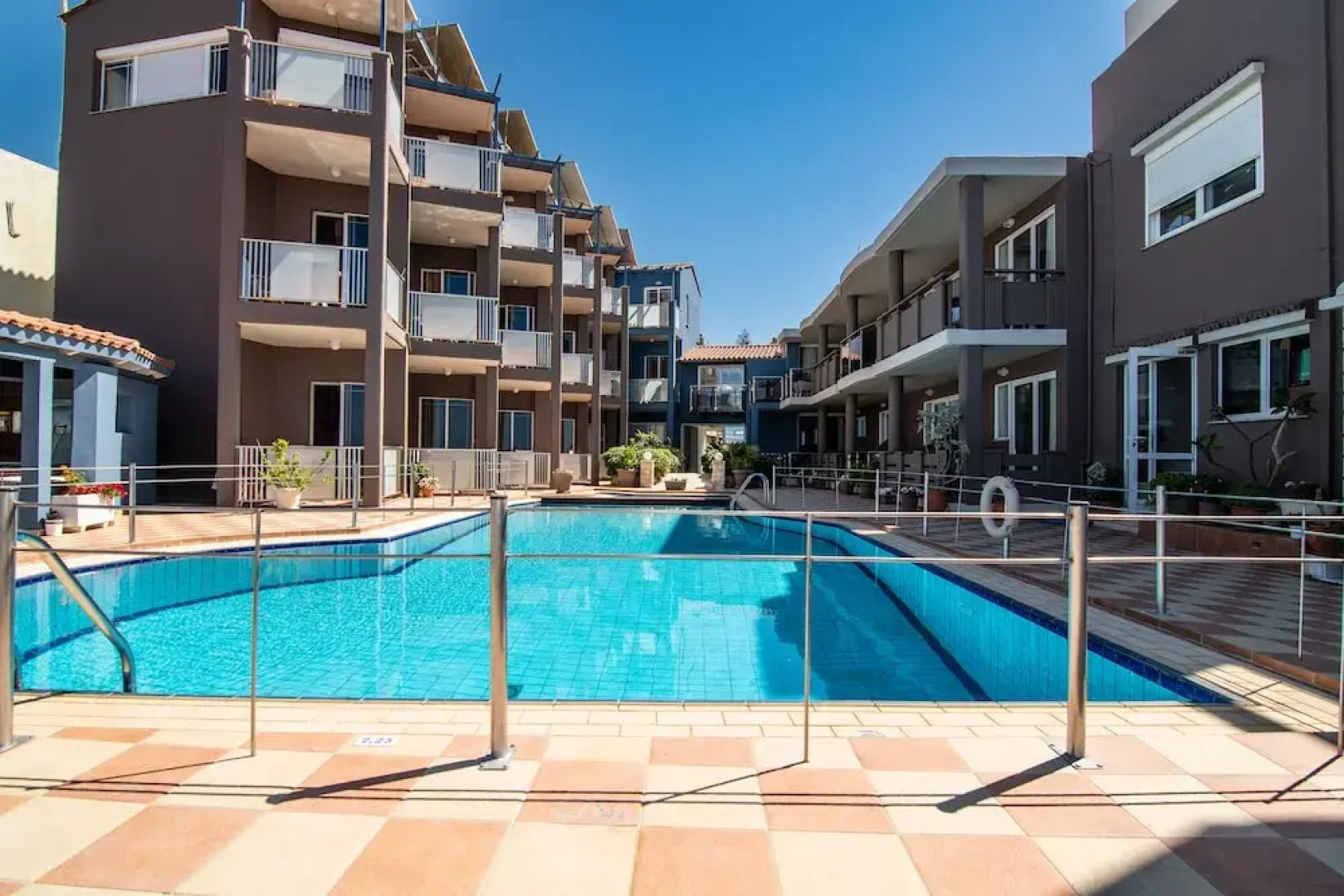 Girogiali Apartments