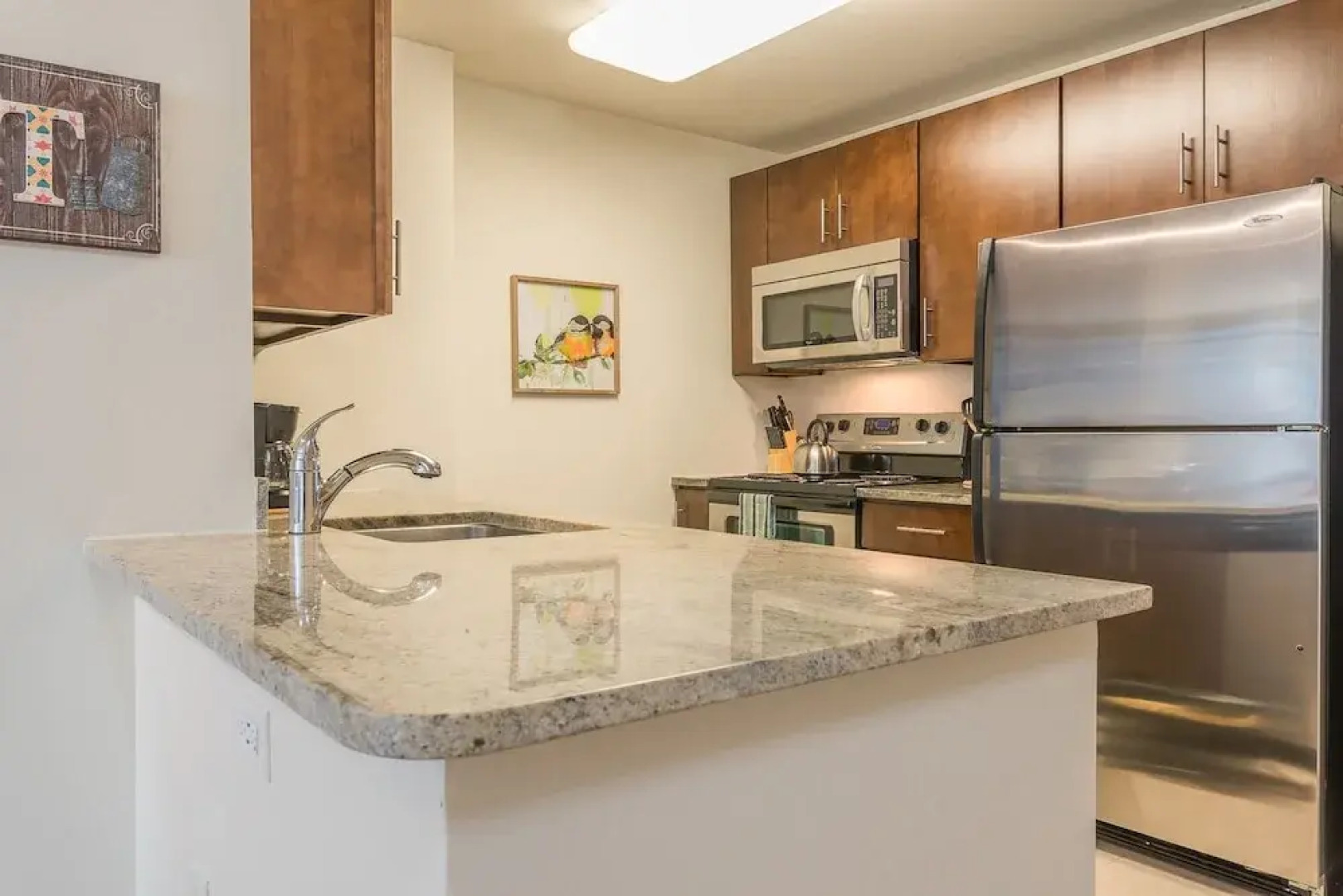 Home Away Luxury Apartments at Washington