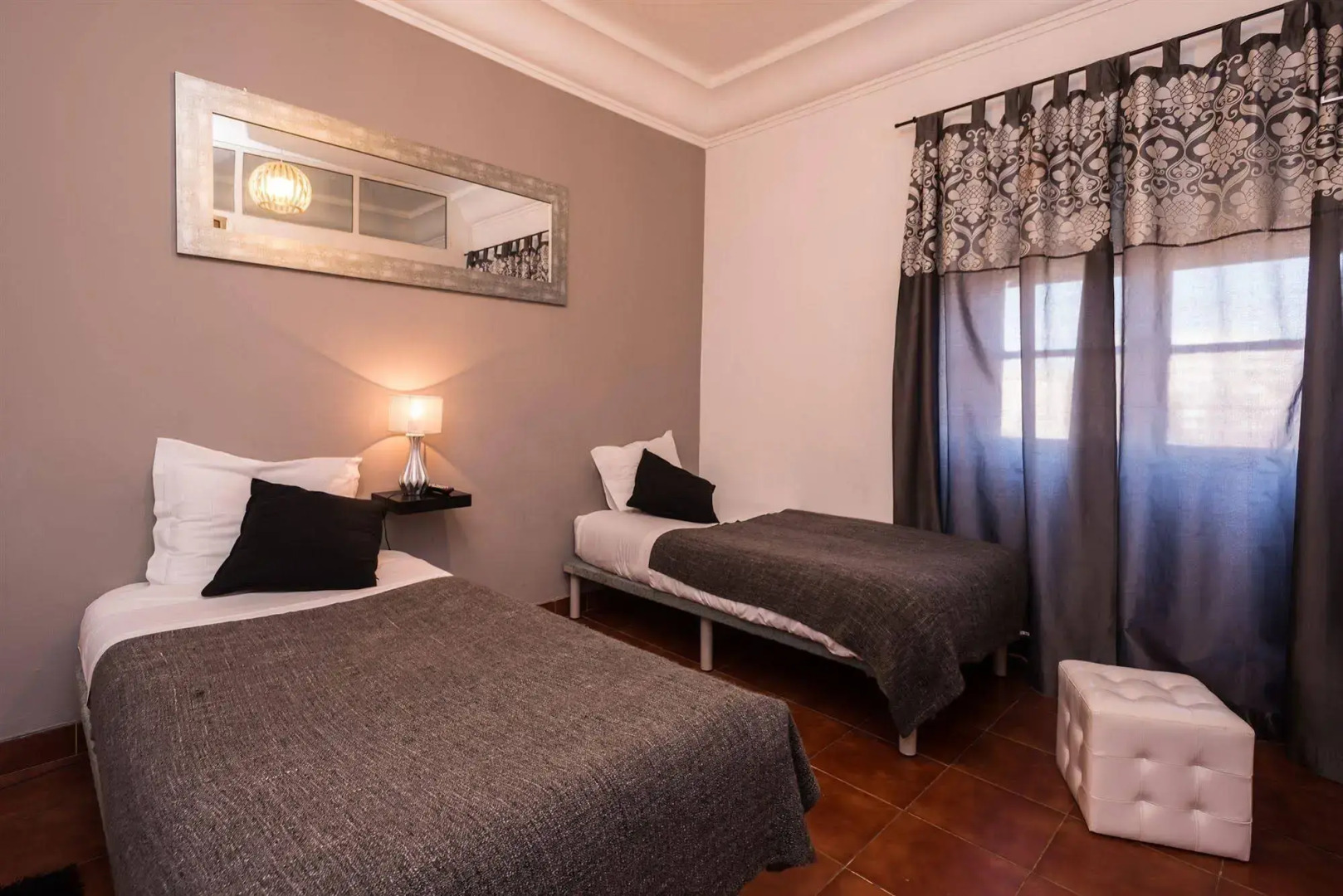 V Dinastia Guesthouse