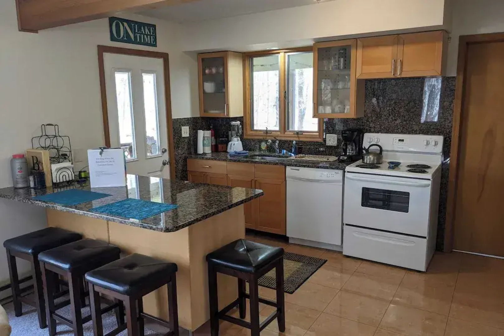 Mountain Memories by Avantstay Hot Tub Enclosed Deck, Large Yard w/ Fire Pit