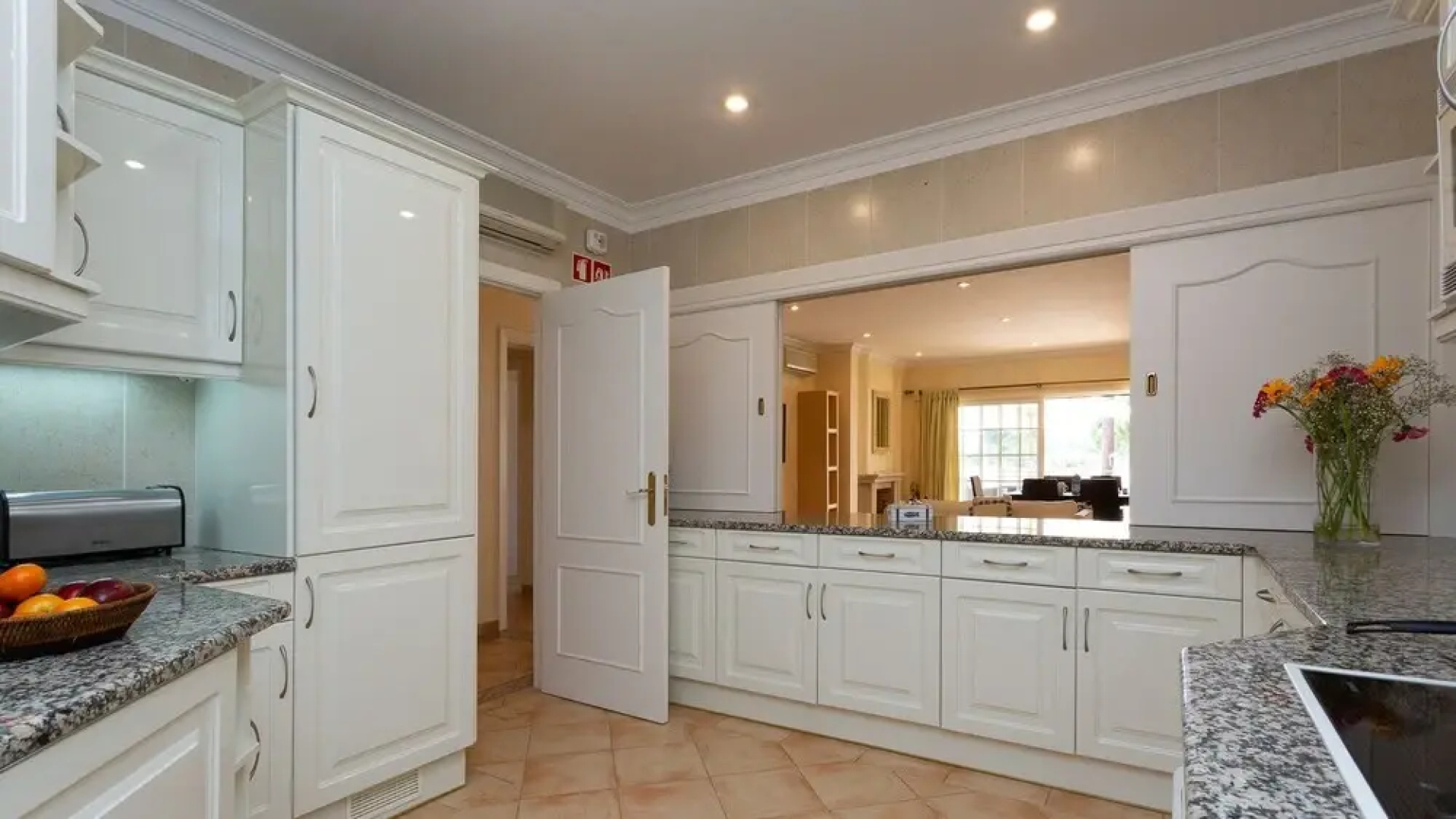 T2 Tennis Apartment
