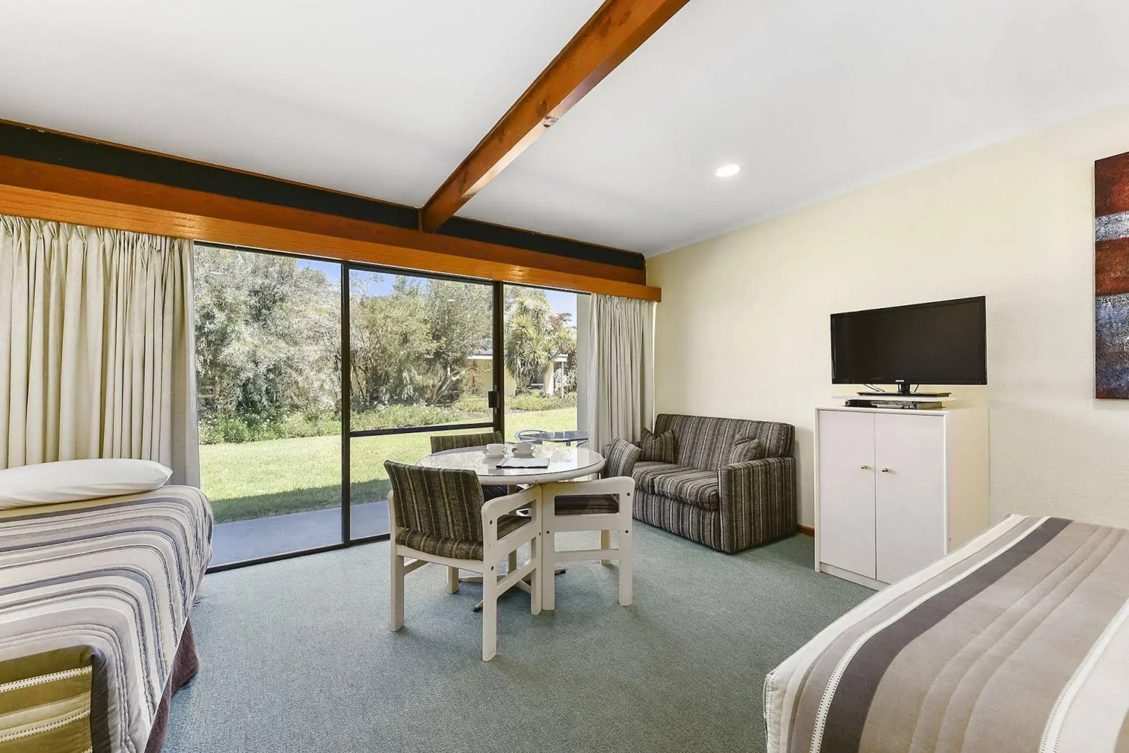 William Macintosh Motor Lodge