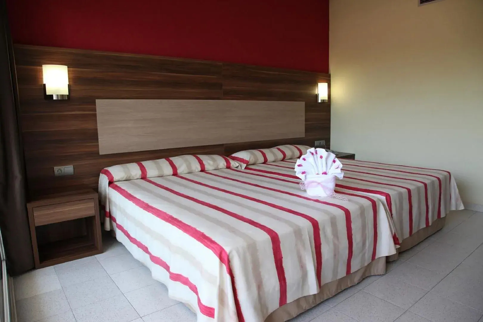 Отель 4R Gran Europe