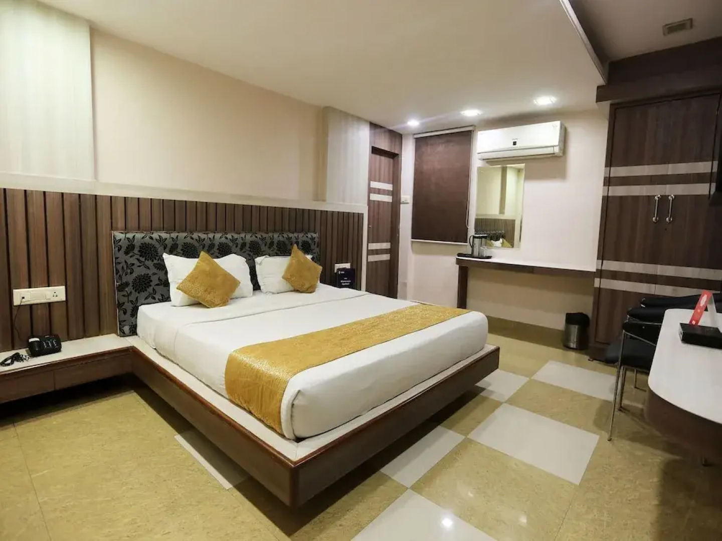 OYO Flagship 4558 The Surbhi