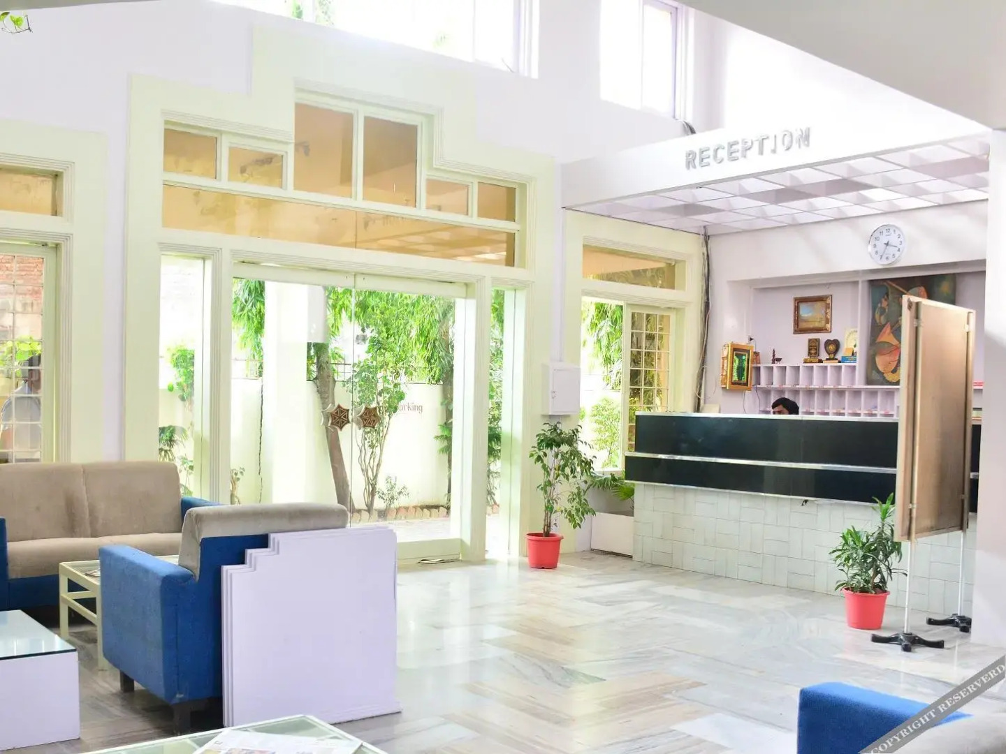 Hotel Anuradha Palace