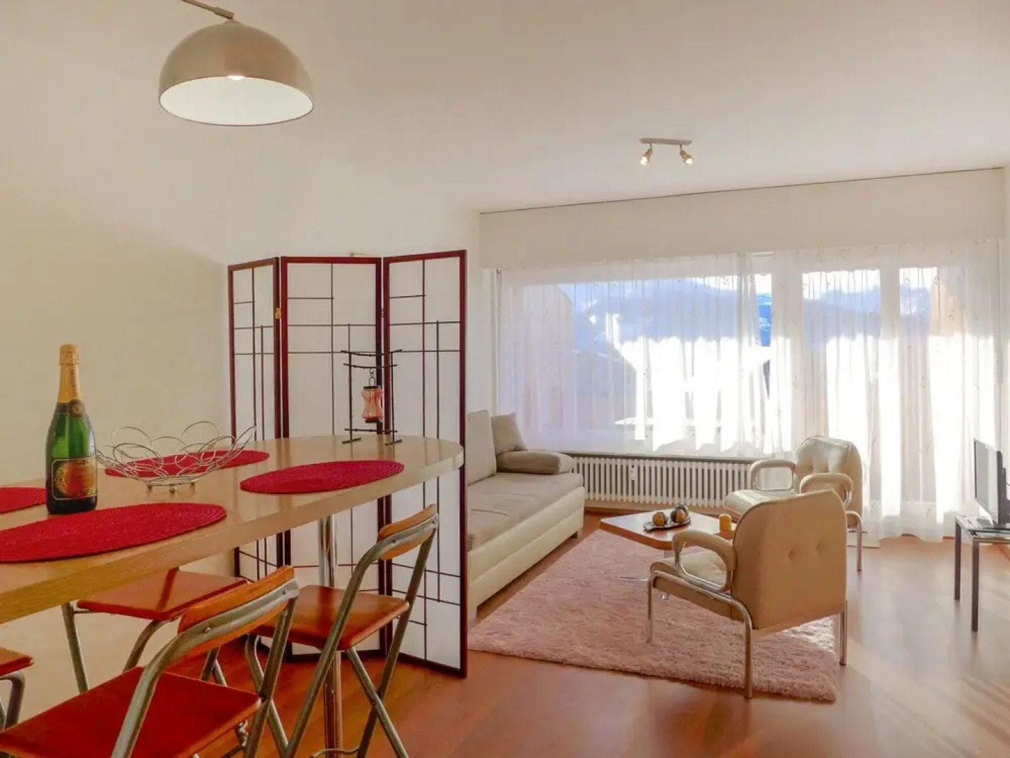 Eperon Lens in Lens With 1 Bedrooms and 1 5 Bathrooms